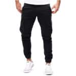 Zwarte cargobroek voor heren met zakken, casual stijl, ideaal voor dagelijks gebruik. Comfortabele pasvorm, trendy en veelzijdig.