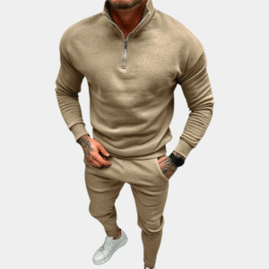 Khaki trainingspak voor heren met halve rits, lange mouwen en joggingbroek. Comfortabele sportkleding, ideaal voor casual en sportieve looks.
