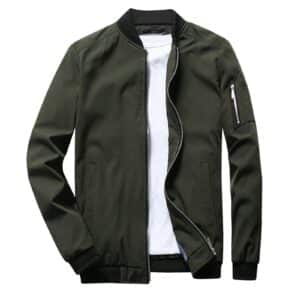 Stijlvolle groene zomerjas voor heren, korte lengte, met ritssluiting en zakken. Perfect voor casual en modieuze herenkleding.