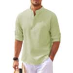 Stijlvol lichtgroen casual overhemd voor heren met opgerolde mouwen en opstaande kraag, ideaal voor zomerse outfits en modieuze looks.