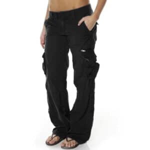 Zwarte dames cargobroek met zakken, casual stijl, comfortabele pasvorm, ideaal voor dagelijks gebruik en outdoor activiteiten.