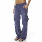 Dames cargobroek met zakken, blauw, casual stijl, comfortabele pasvorm, ideaal voor dagelijks gebruik. Perfecte keuze voor mode en functionaliteit.